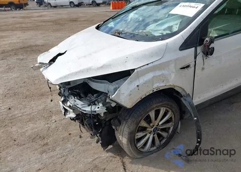 2017 Ford Escape Titanium из США, поврежденный, VIN 1FMCU9JD7HUB96963